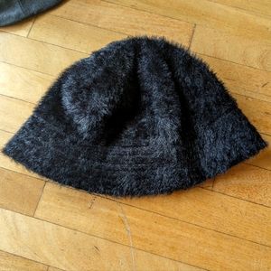 Faux fur bucket hat